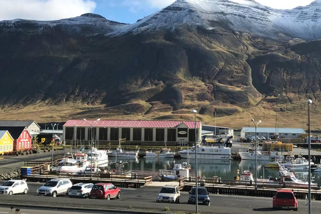 House With A Warm Soul In North Iceland Siglufjordur Екстер'єр фото