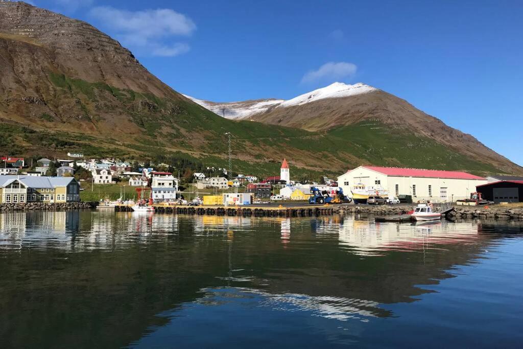 House With A Warm Soul In North Iceland Siglufjordur Екстер'єр фото