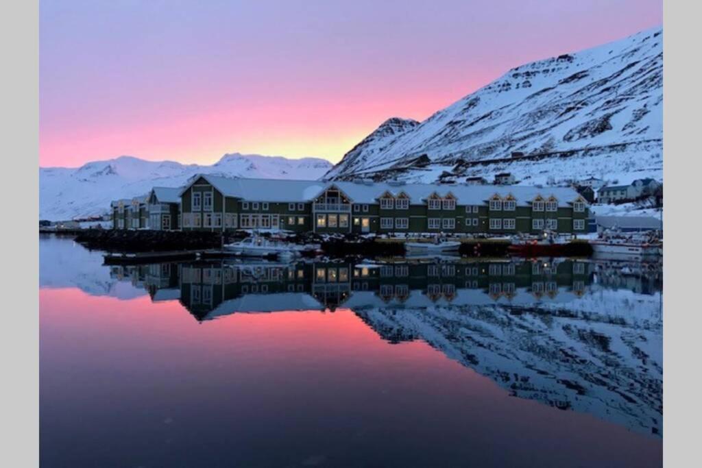 House With A Warm Soul In North Iceland Siglufjordur Екстер'єр фото