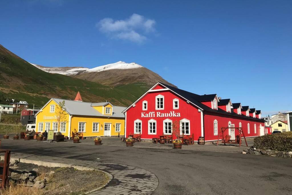 House With A Warm Soul In North Iceland Siglufjordur Екстер'єр фото