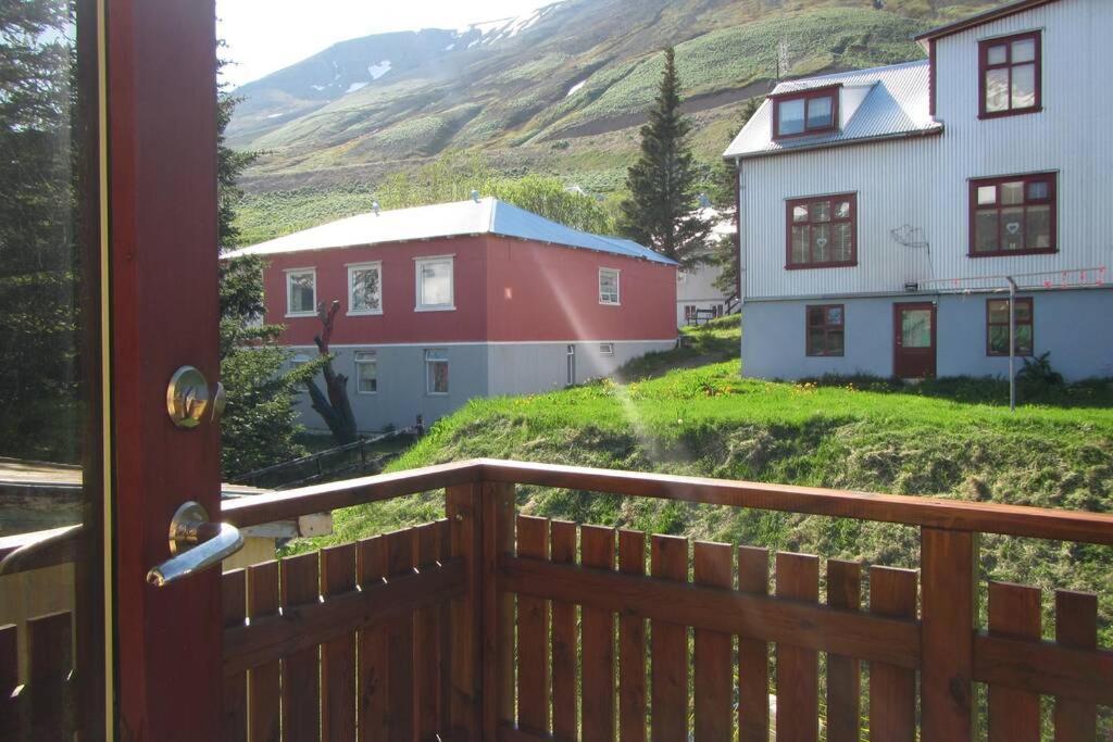 House With A Warm Soul In North Iceland Siglufjordur Екстер'єр фото